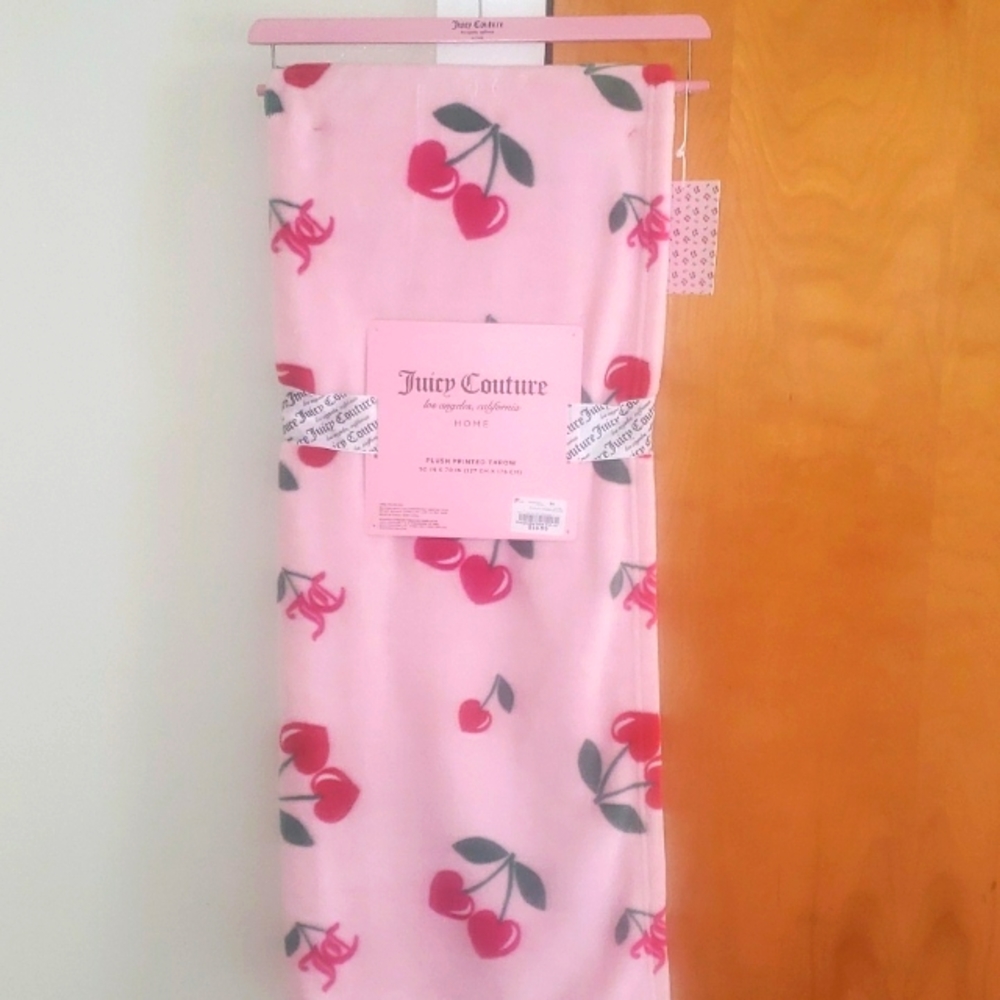 NWT Juicy Couture Cherry Print Plush Throw Blanket Pink Coquette